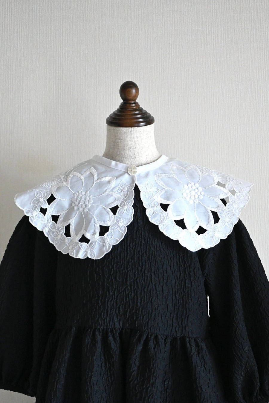 【11月9日21時〜販売開始】　　　Vintage  lace collar A