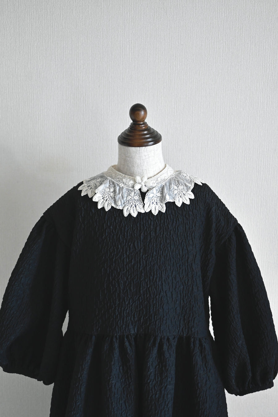【11月9日21時〜販売開始】　　　Vintage  lace collar C