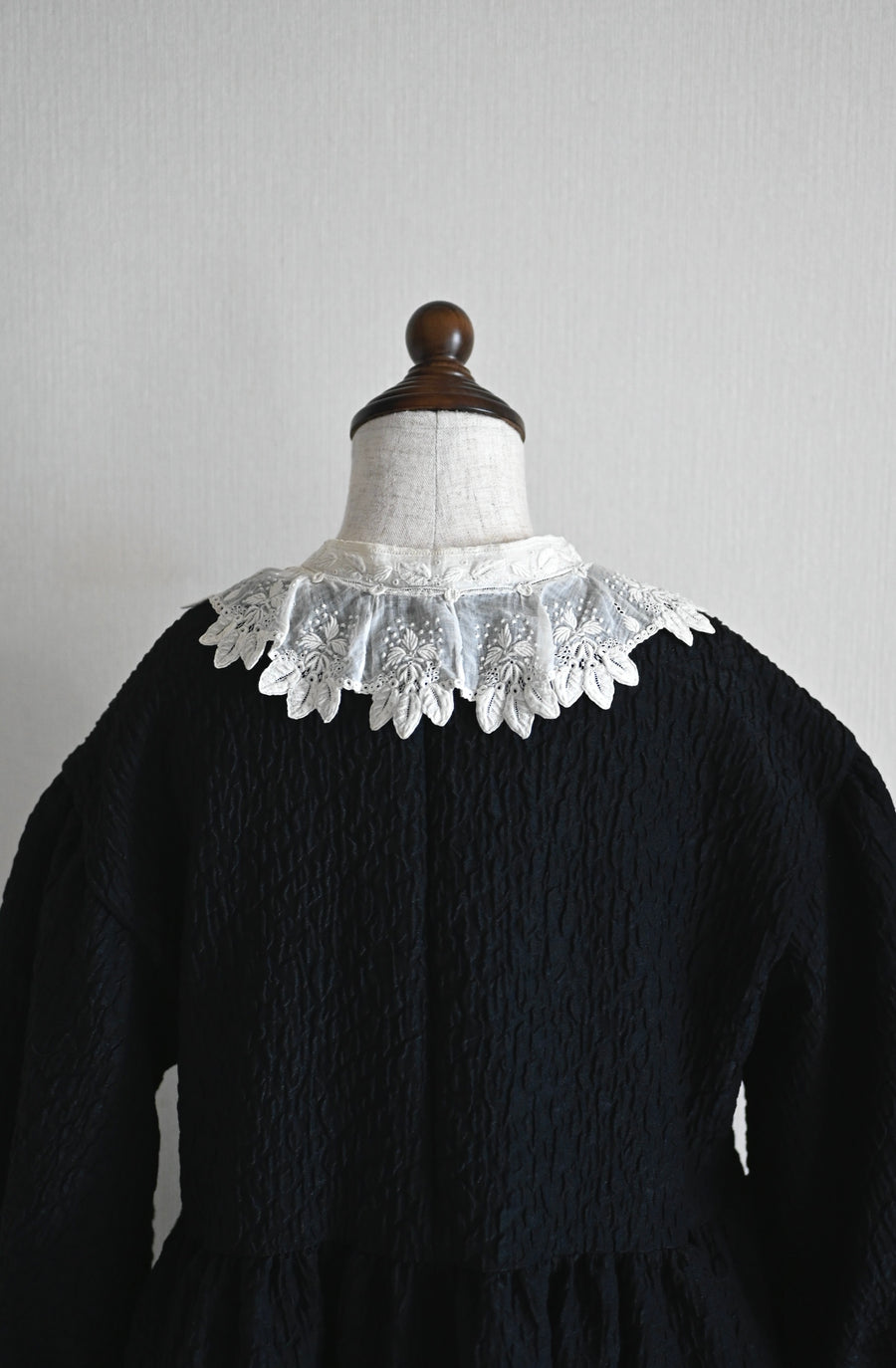 【11月9日21時〜販売開始】　　　Vintage  lace collar C
