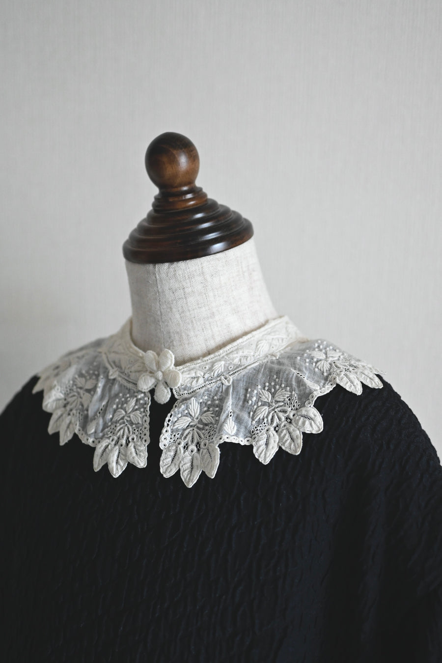 【11月9日21時〜販売開始】　　　Vintage  lace collar C